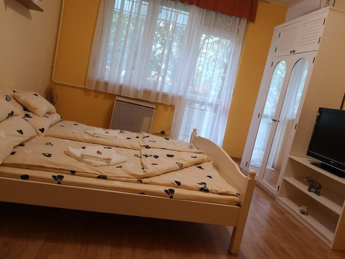 Natasa Apartman Орошгаза Екстер'єр фото