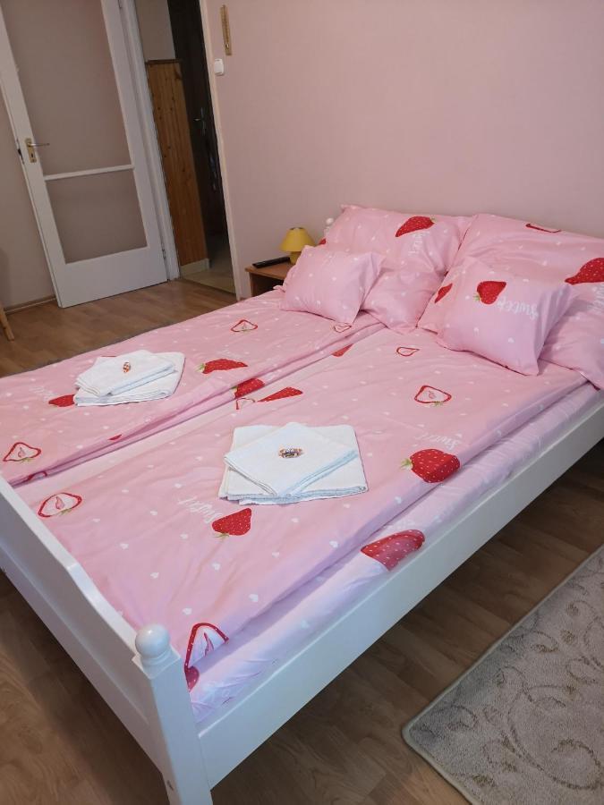 Natasa Apartman Орошгаза Екстер'єр фото
