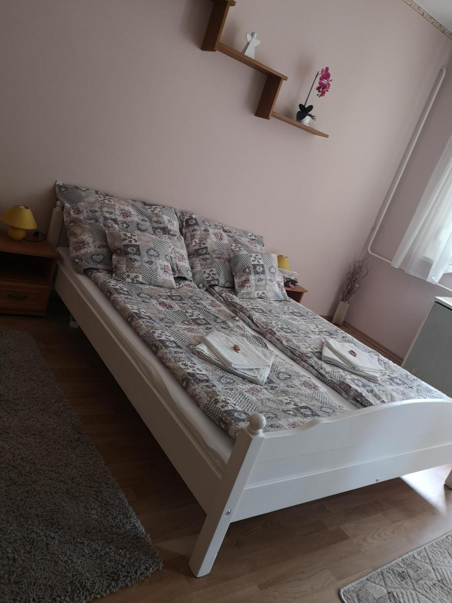 Natasa Apartman Орошгаза Екстер'єр фото